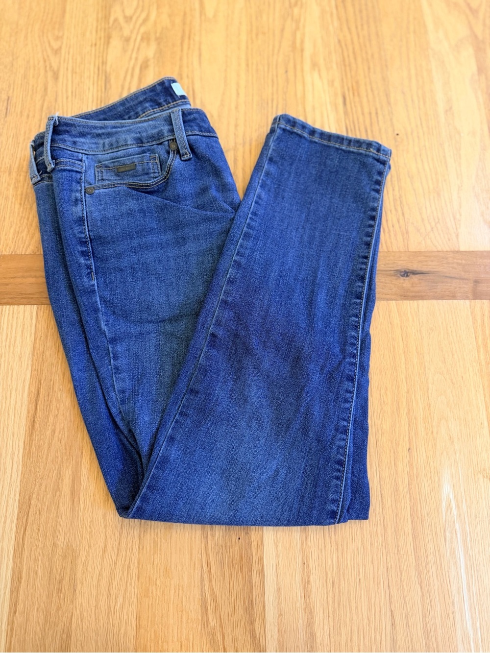 Ladies Size 4 "Nine West" Dark Blue Skinny Jeans GUC